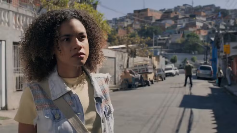 Joélly tenta ajudar Lígia pedindo ajuda a Samira em Três Graças