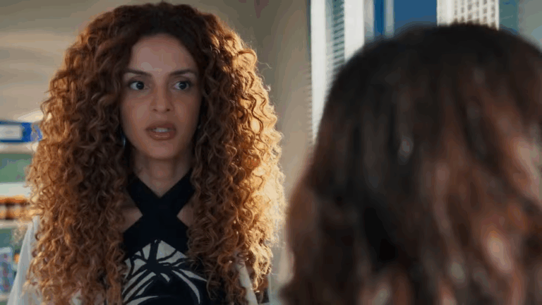 Viviane recebe a visita de Zenilda e fica apreensiva em Três Graças