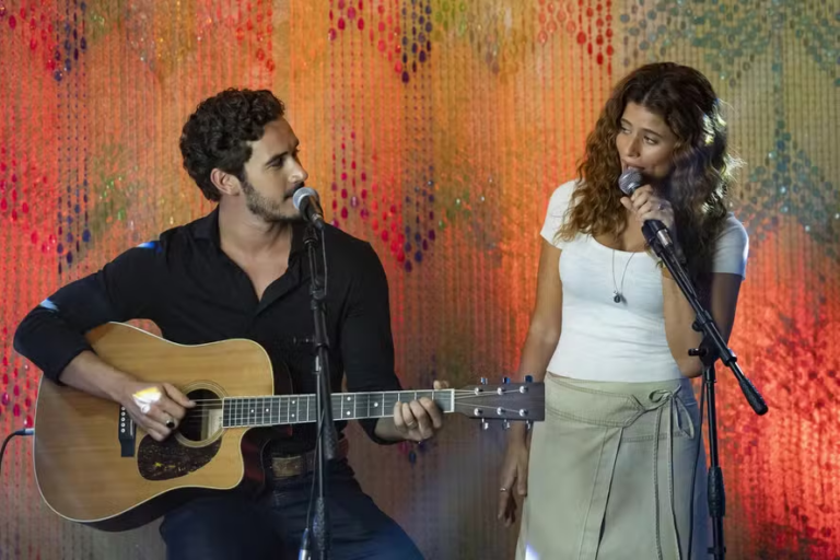 Agrado e João Raul são surpreendidos com a repercussão de seu relacionamento em Coração Acelerado