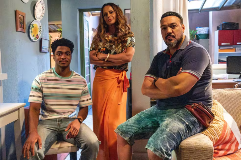 Consuelo se apresenta ao grupo de Joaquim em Três Graças