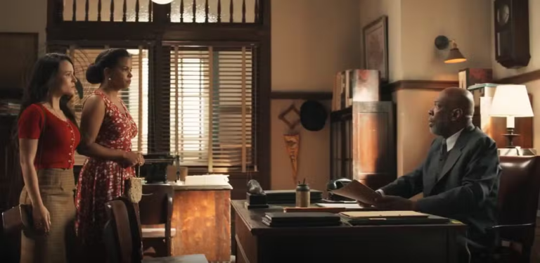 Dita apóia Estela ao ir denunciar Ernesto na delegacia em Êta Mundo Melhor!