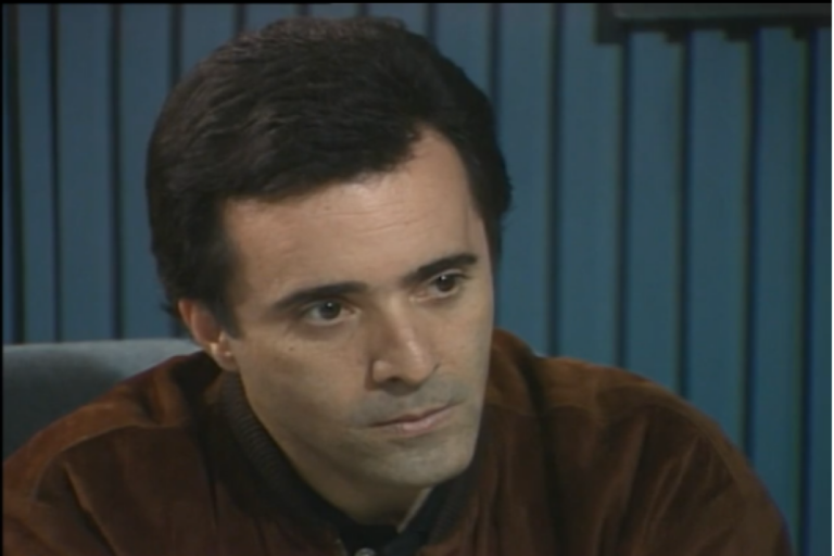 Edu se prepara para dar um golpe em Maria do Carmo em Rainha da Sucata