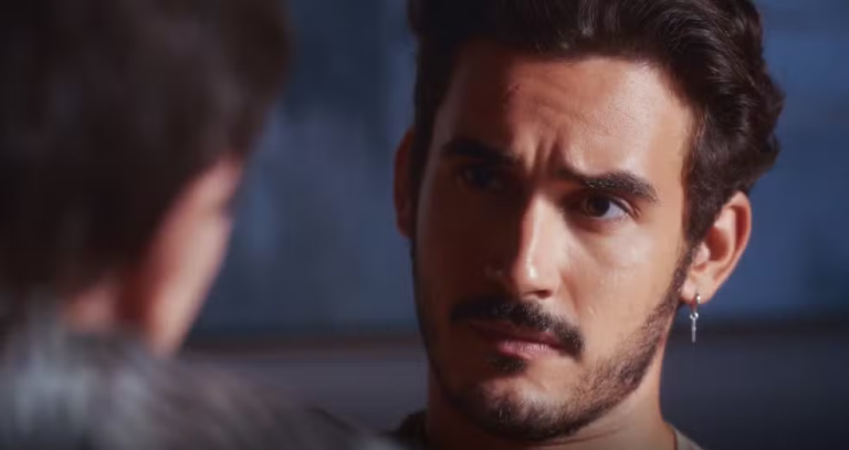 João Raul faz um apelo na Rádio para encontrar Diana em Coração Acelerado