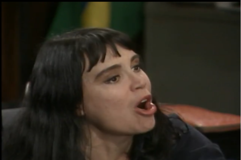 Maria do Carmo é presa pela tentativa de homicídio de Edu em Rainha da Sucata