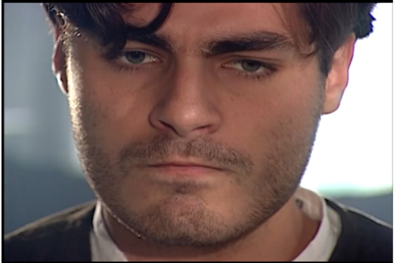 Matteo vai visitar o filho e beija Rosana em Terra Nostra