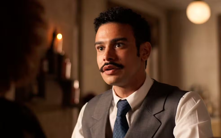 Lourival elogia a atitude de Candinho em relação a Dita em Êta Mundo Melhor!