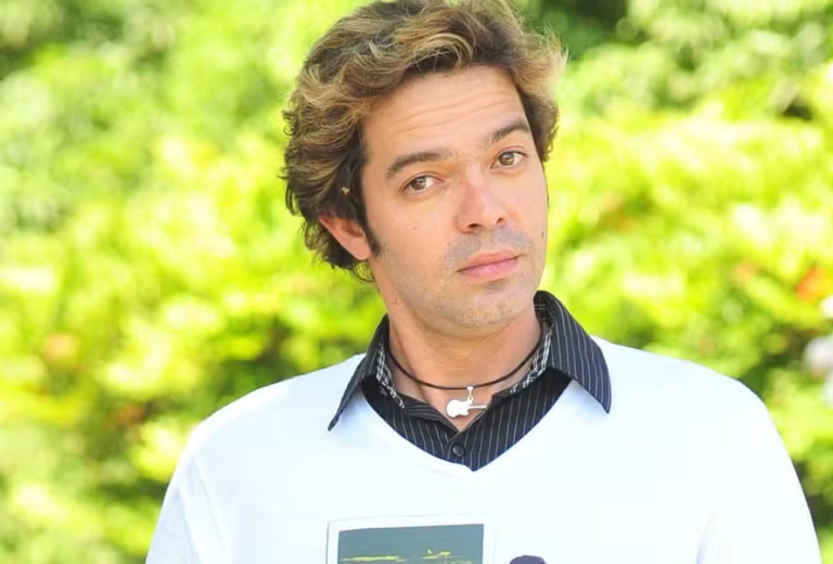 Tom Bastos chega para arruinar o relacionamento de Agrado com João Raul em Coração Acelerado