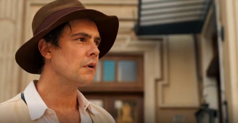 Candinho pressente que algo está errado com Policarpo em Êta Mundo Melhor!