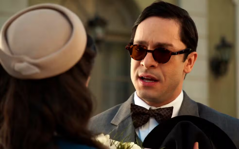 Celso vai até a casa de Estela confessar o seu envolvimento com Zulma em Êta Mundo Melhor!