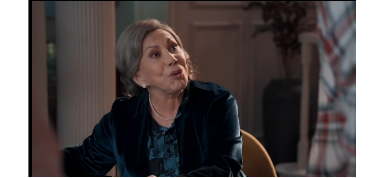 Josefa tenta dar alguns conselhos a Zenilda sobre Ferette em Três Graças