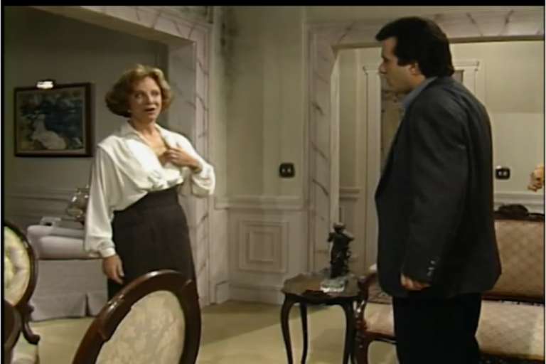 Laurinha continua enganando Edu sobre a noite de amor deles em Rainha da Sucata