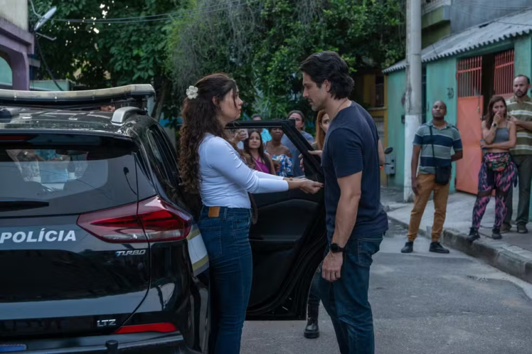 Paulinho é obrigado a prender Gerluce pelo roubo das Três Graças