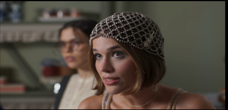 Virgínia tenta expulsar Alika e sua família do baile do Grêmio em A Nobreza do Amor