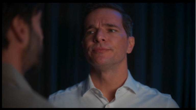 Alaorzinho, morto de ciúmes, vai atrás de Palhares em Coração Acelerado