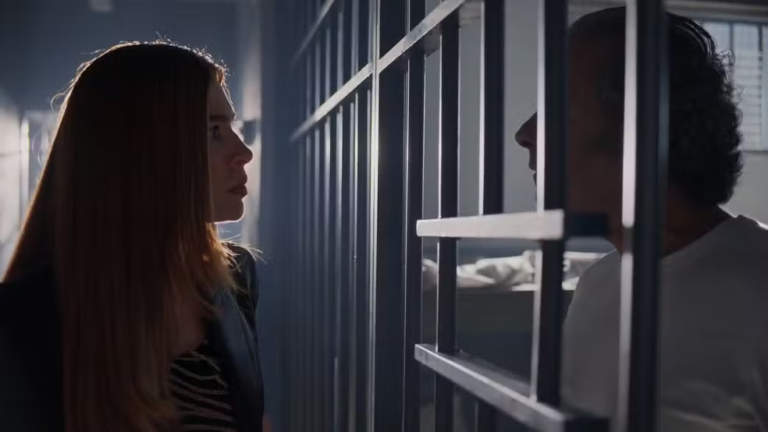 Ao saber da prisão de Joaquim, Arminda não resiste e vai vê-lo na cela em Três Graças