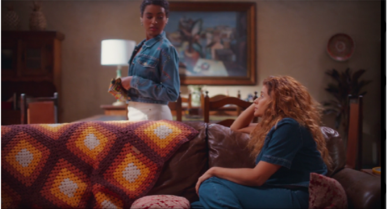 Eduarda pega Agrado no flagra em Coração Acelerado