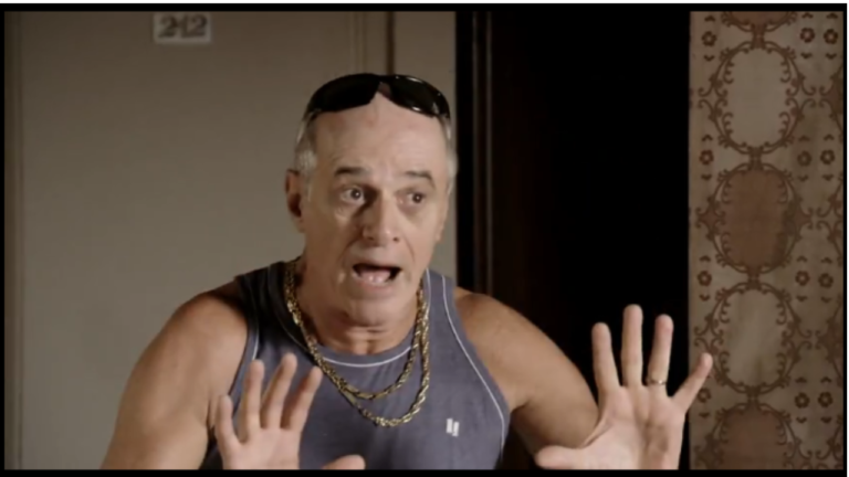 Leleco vai libertar Tessália do ex-namorado em Avenida Brasil