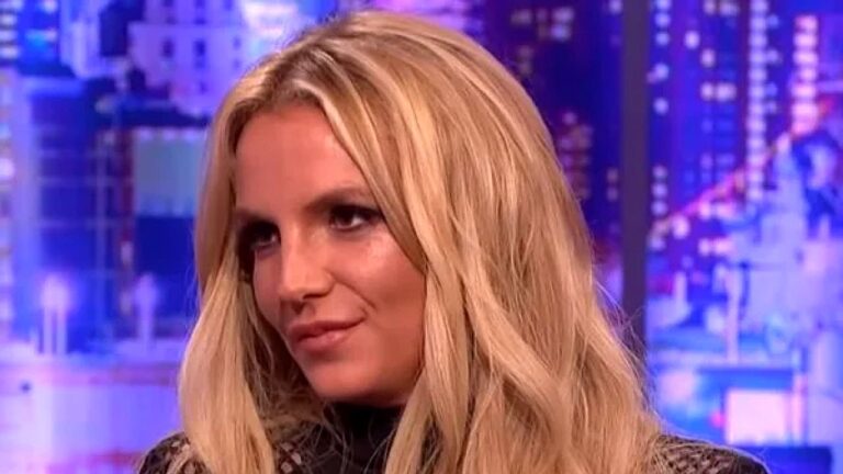 Britney Spears ofereceu comida e piscina a policiais antes de ser presa por suspeita de direção imprudente