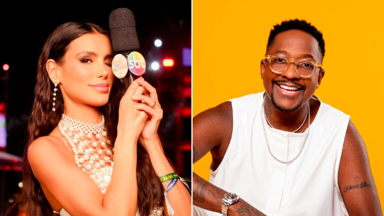 Gaby Cabrini segura microfone do SBT ao lado de montagem com Mumuzinho sorrindo em foto promocional