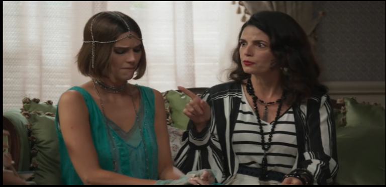 Marta fica inconformada com as atitudes de Virgínia em A Nobreza do Amor