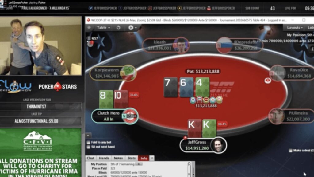 Transmissão ao vivo de torneio de pôquer online com mesa virtual e cartas exibidas na tela da PokerStars