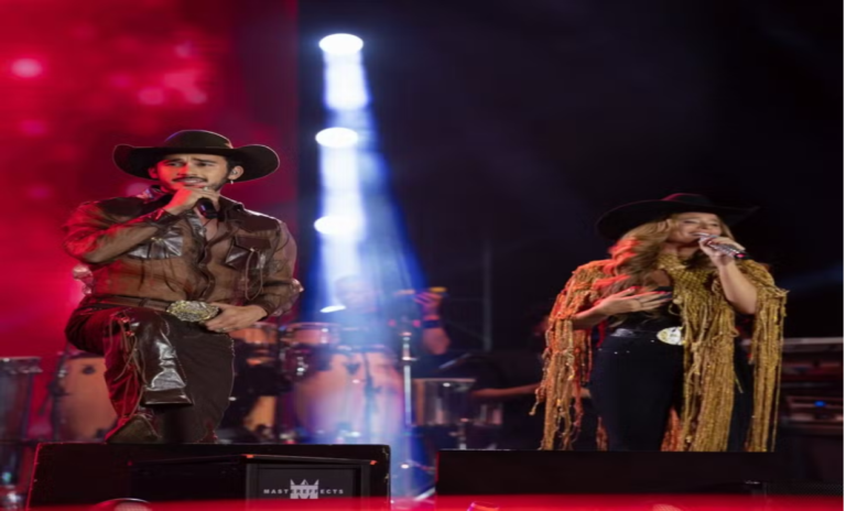 Agrado e João Raul cantam a música que compuseram quando eram crianças em Coração Acelerado