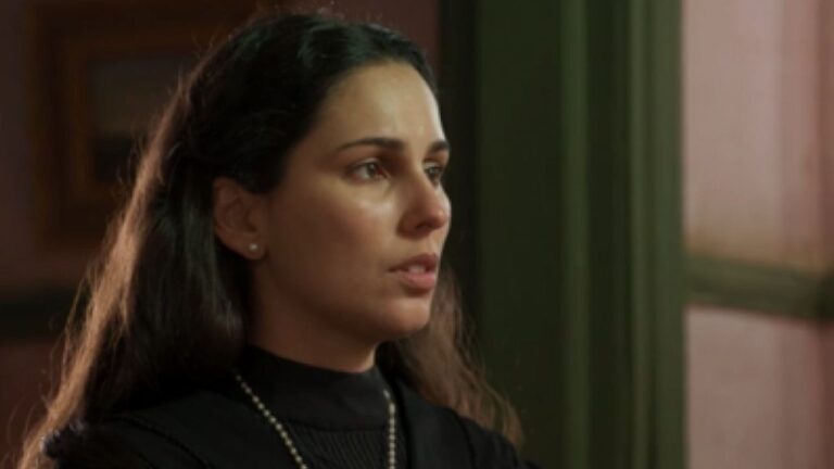 Belmira revela a Alika que o seu pai foi contratado por Virgínia para destruir o seu atelier em A Nobreza do Amor