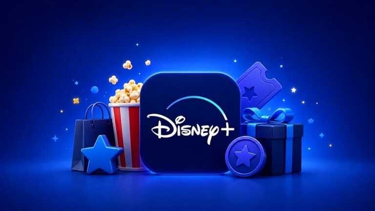 Logotipo do Disney+ cercado por pipoca, presente e ícones promocionais em arte de divulgação da plataforma