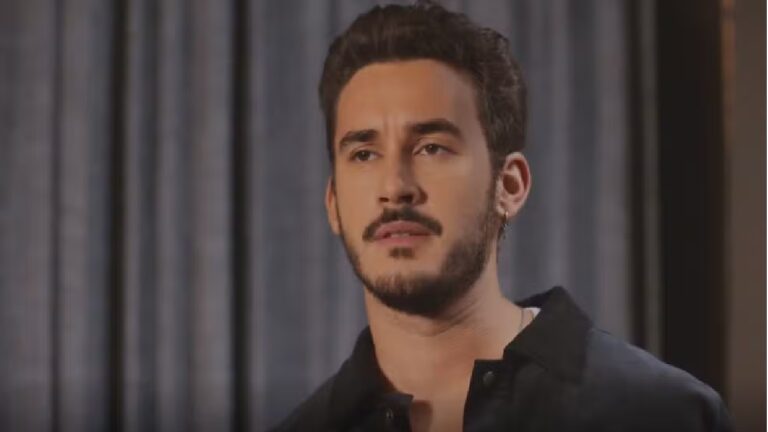 João Raul sofre as consequências do rompimento com Ronei em Coração Acelerado