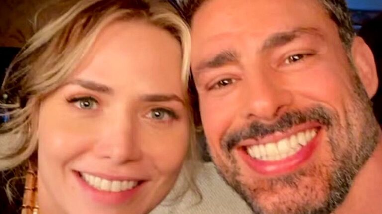 Letícia Colin e Cauã Reymond sorriem juntos em selfie compartilhada nas redes sociais