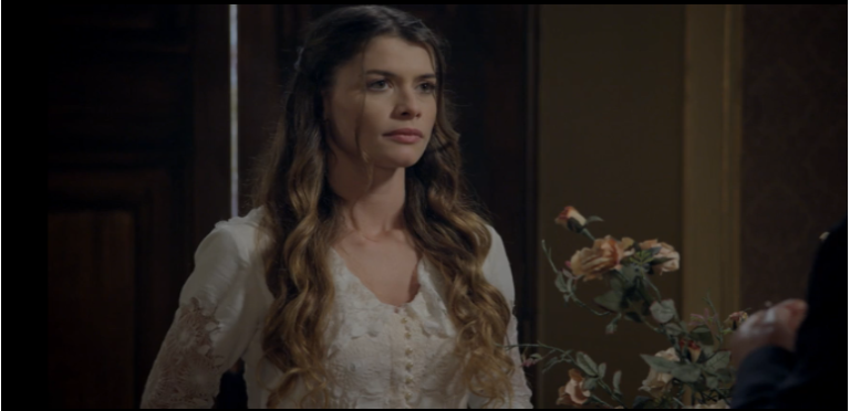 Lívia começa a sofrer com os ciúmes de Melissa em Além do Tempo