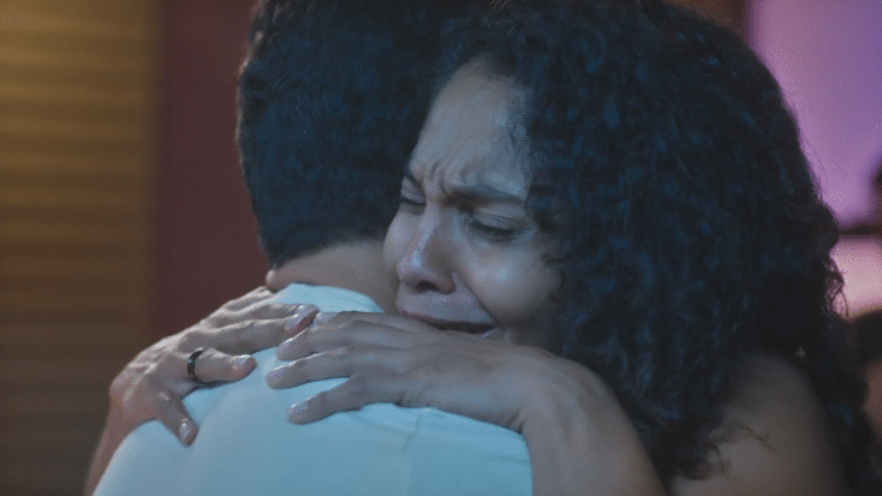 Aline se desespera com a perseguição de Antônio e resolve sumir de Nova Primavera em Terra e Paixão