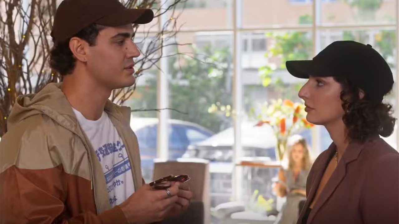 Ayla pesquisa sobre doadores anônimos para poder engravidar em Dona de Mim