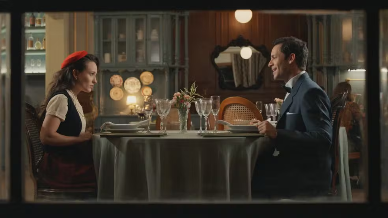 Celso começa a flertar com Estela em Êta Mundo Melhor!