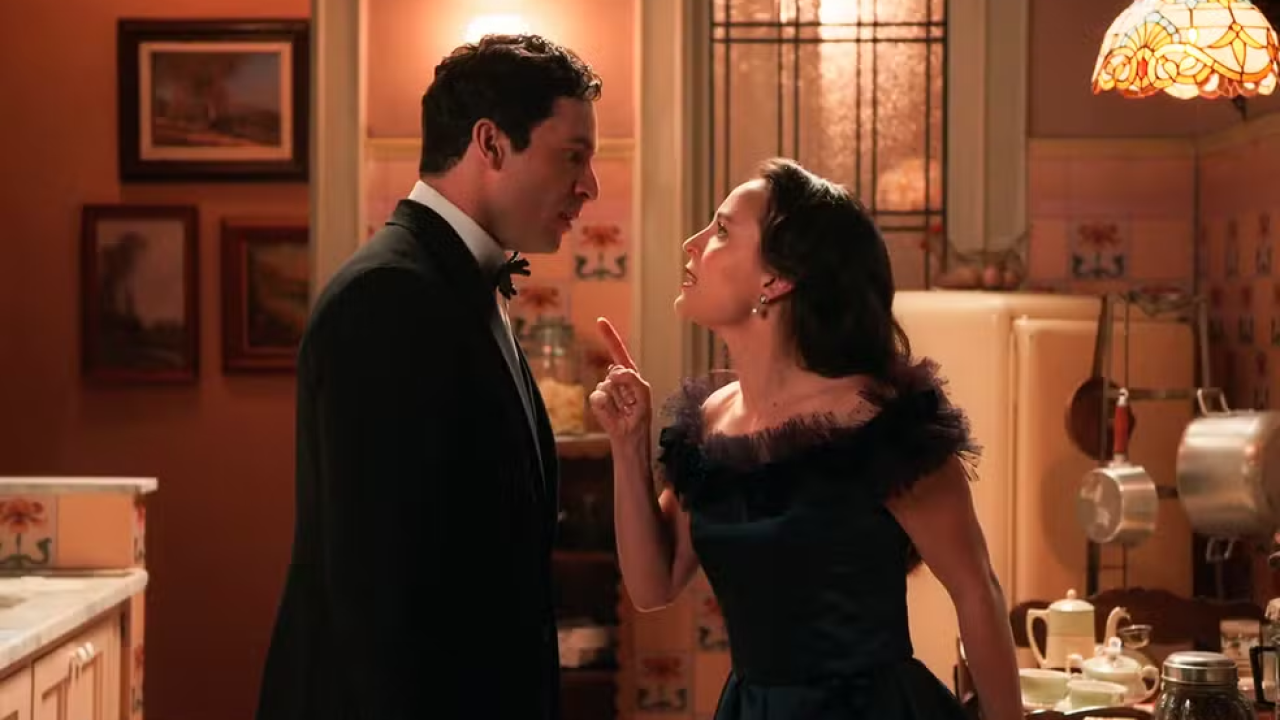 Com medo de Celso descobrir sobre o seu passado, Estela resolve acabar com o namoro em Êta Mundo Melhor!