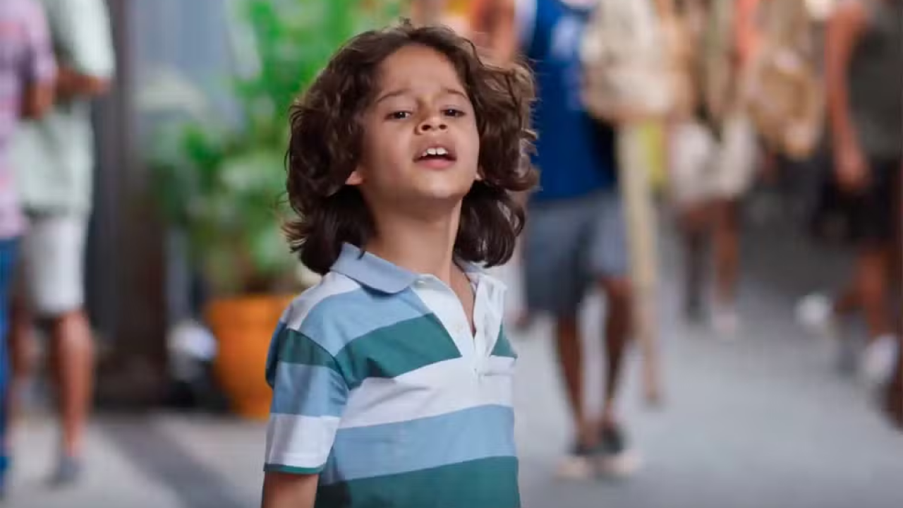 Dedé pede a Kami para ir no pula-pula na Festa de São Cristóvão em Dona de Mim