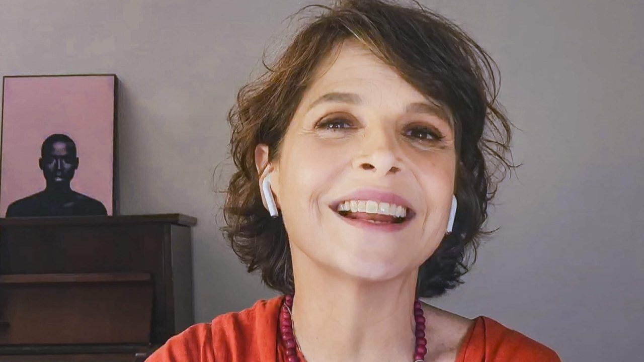 Imagem com foto da atriz Drica Moraes