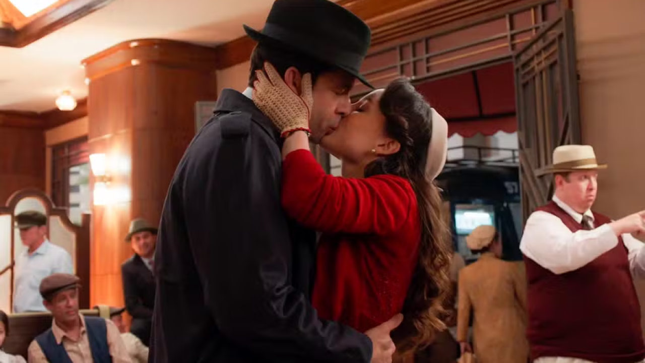 Estela corre até a rodoviária para provar o seu amor a Celso em Êta Mundo Melhor!