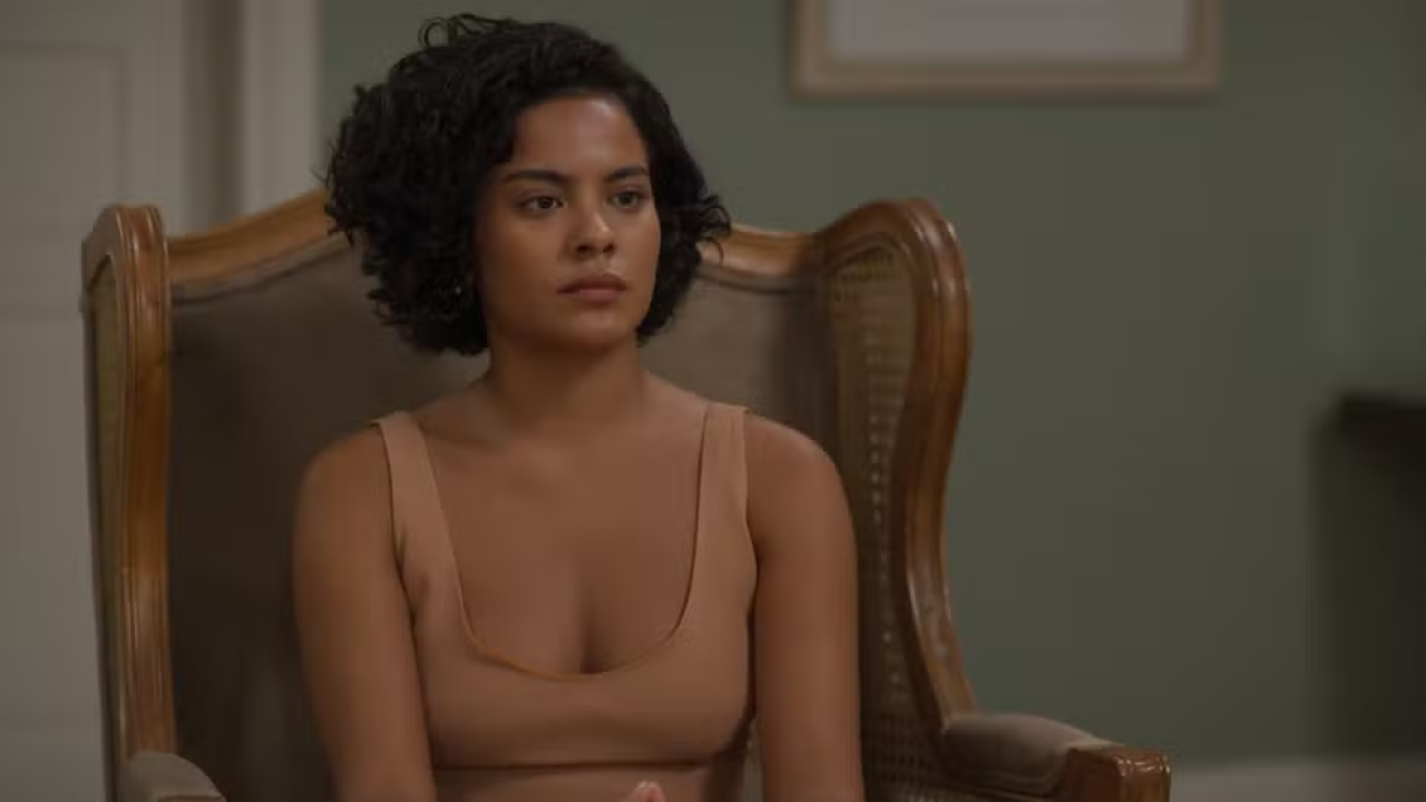 Fátima deduz que foi traída por Afonso e que Solange terá gêmeos do ricaço em Vale Tudo