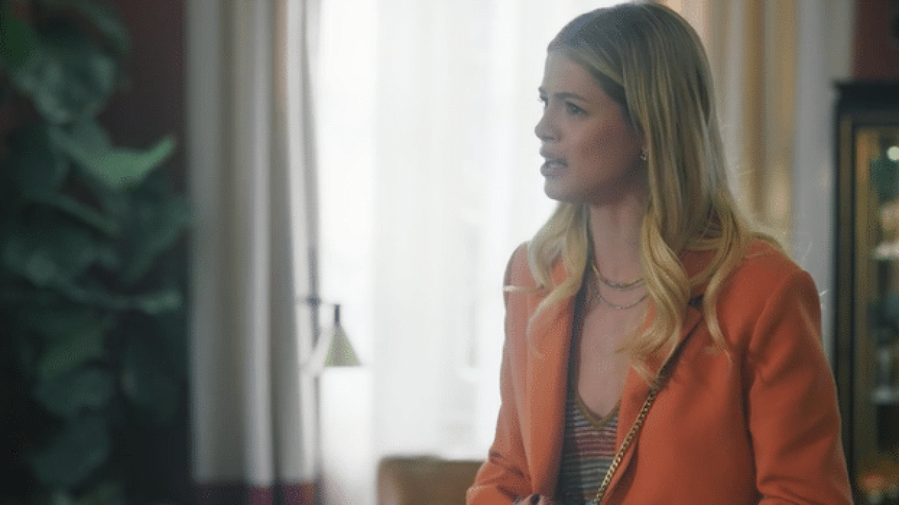 Graça descobre que as suas regras vieram e começa a planejar uma forma de engravidar em Terra e Paixão