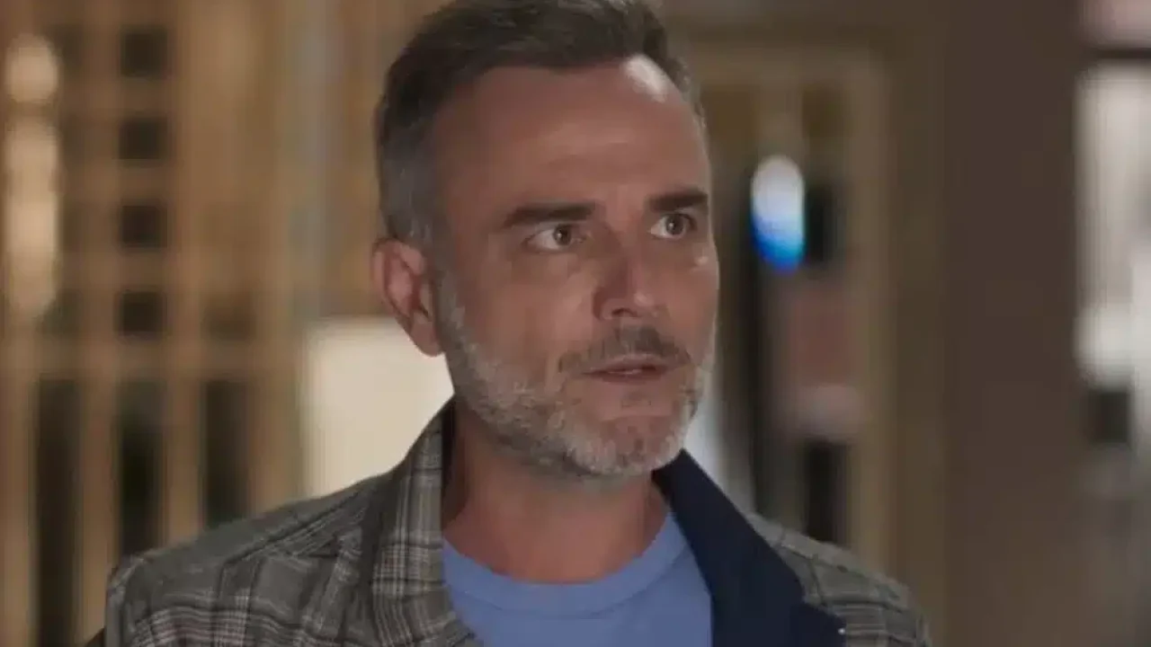 Gustavo fica na mira da polícia após saberem do caso dele com Clarice em Cara e Coragem