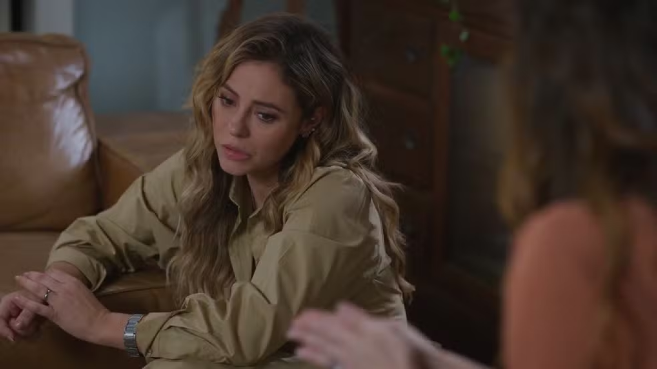 Heleninha acaba ficando cada vez mais insegura em relação a Ivan em Vale Tudo