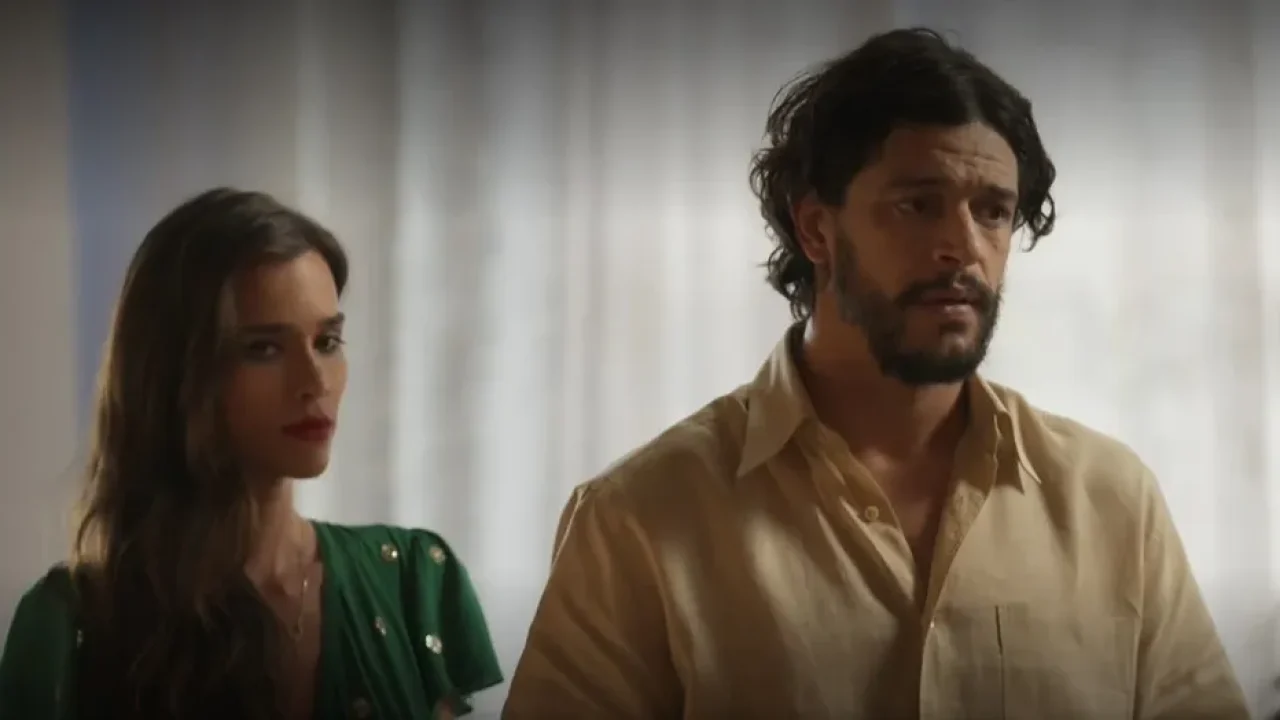 Labibe questiona Maruan sobre as suas relações com Laura, Teresa e Xaviera em Mar do Sertão