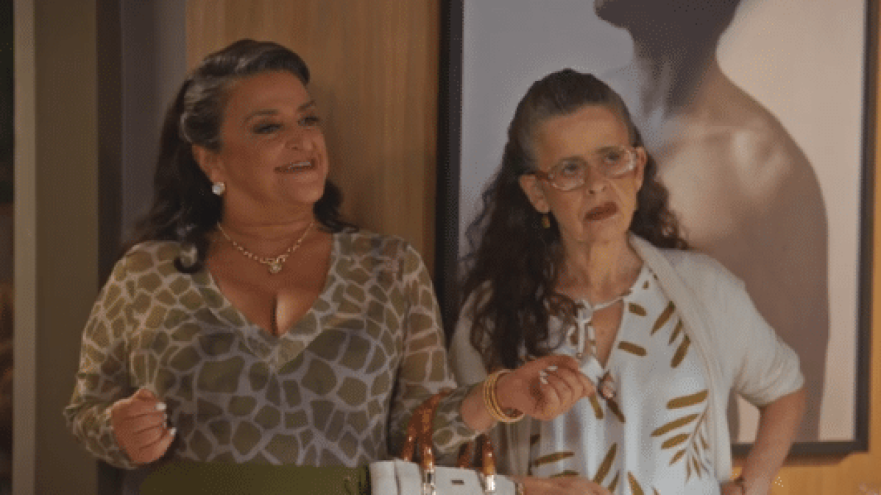 Leda tenta acabar com a farra de Jules em sua casa em Família é Tudo