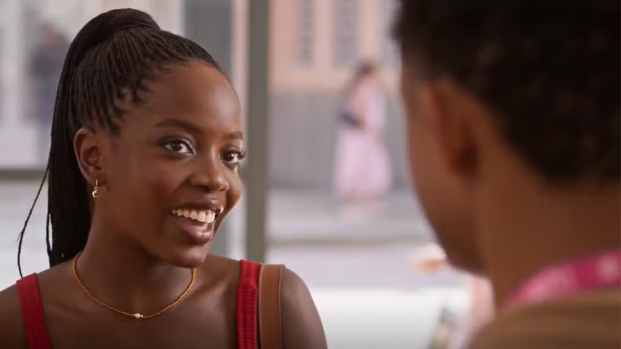 Leona vai até a Boaz se candidatar ao emprego de costureira em Dona de Mim