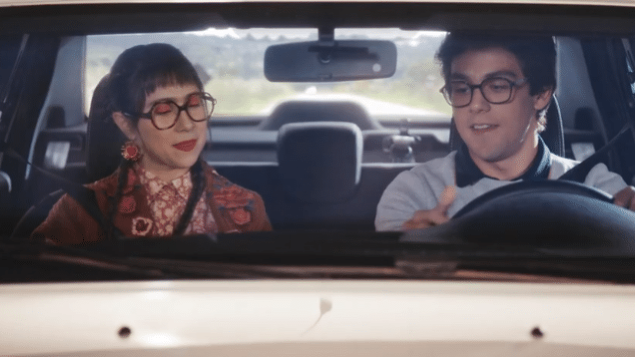 Lupita e Guto viajam para a praia em armação de Júpiter em Família é Tudo