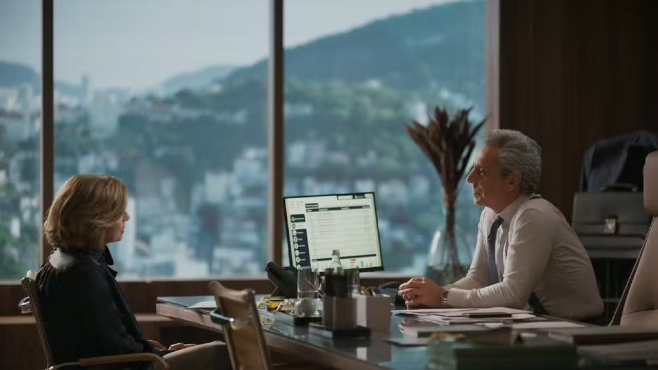 Marco Aurélio tenta alertar o machismo da diretoria em relação ao casamento de Odete em Vale Tudo