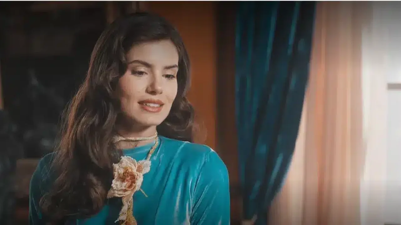 Marê dá a volta por cima. Assume a presidência do grupo e expulsa Gilda da mansão em Amor Perfeito