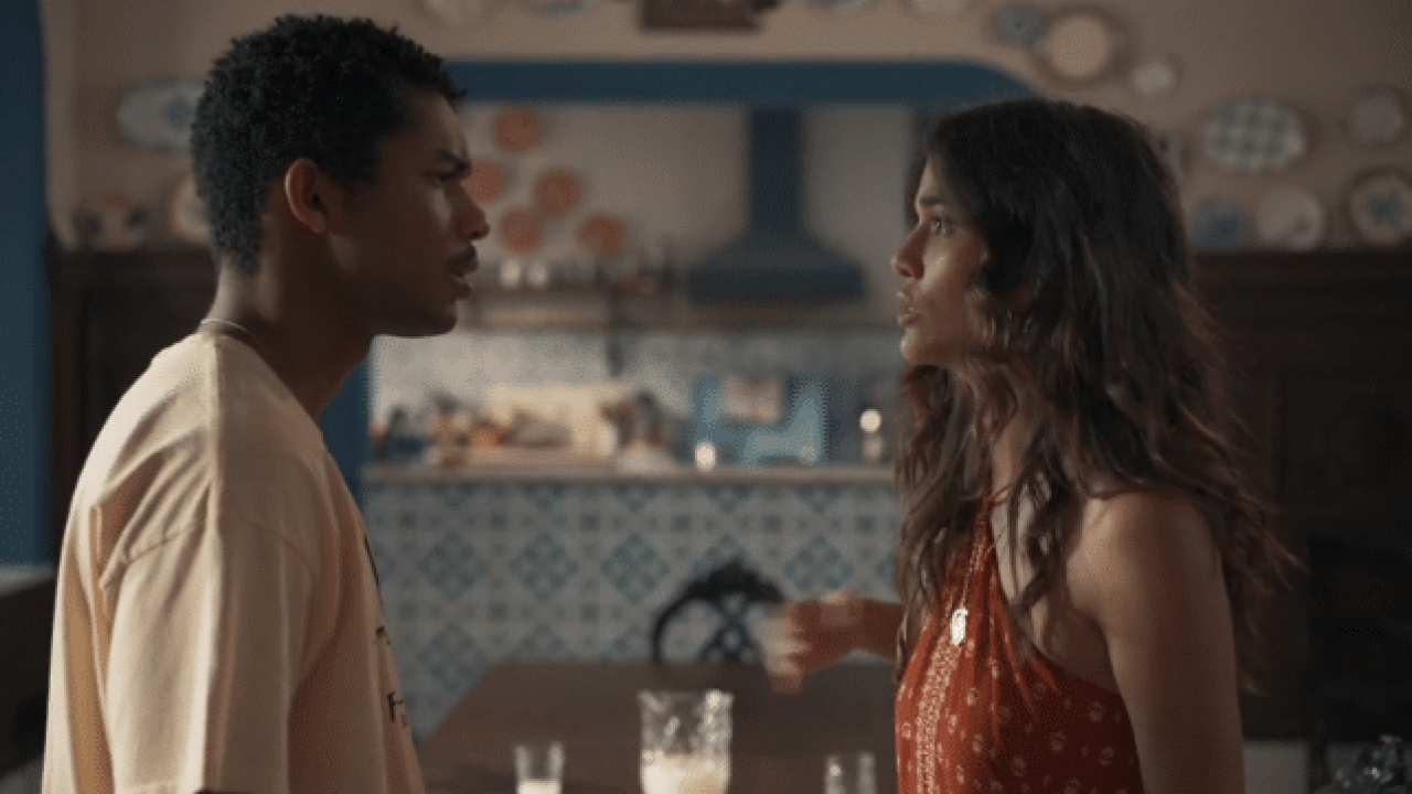 Mariana tenta seduzir João Pedro pedindo que ele a perdoe em Renascer