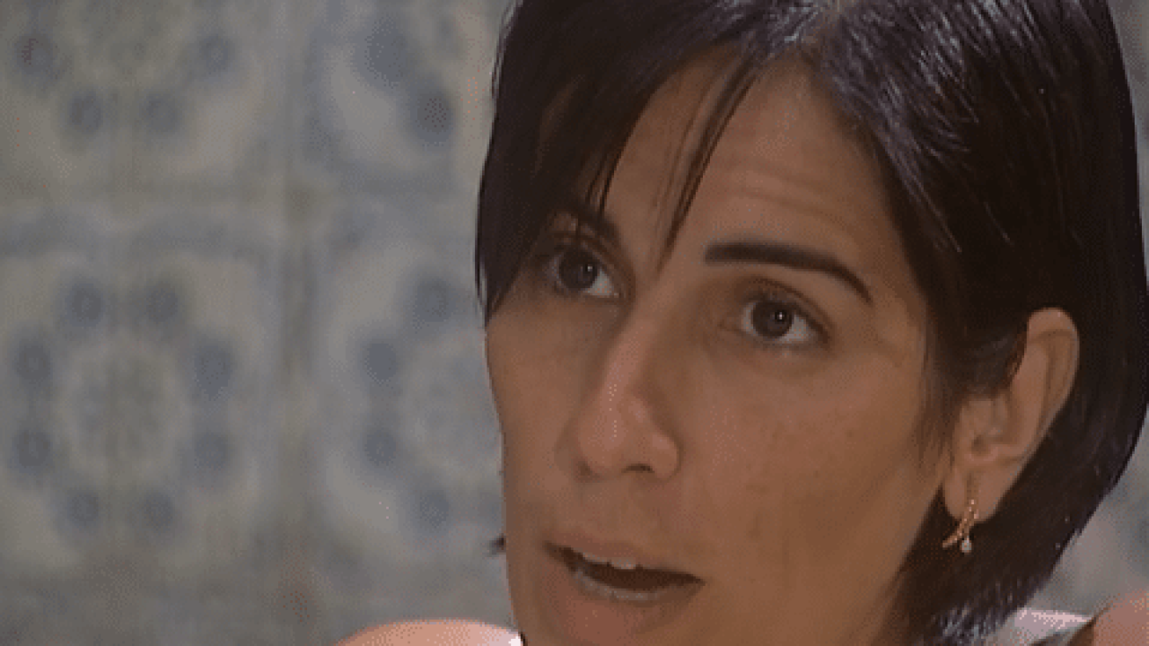 Rafaela descobre que Bruno dormiu no quarto com Luana e ameaça contar ao tio em O Rei do Gado